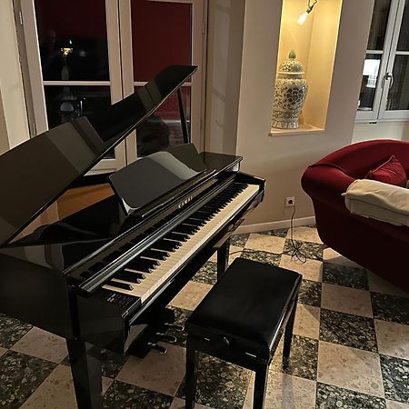 Les Trois Terrasses Bed & Breakfast Montpezat-de-Quercy Exterior photo
