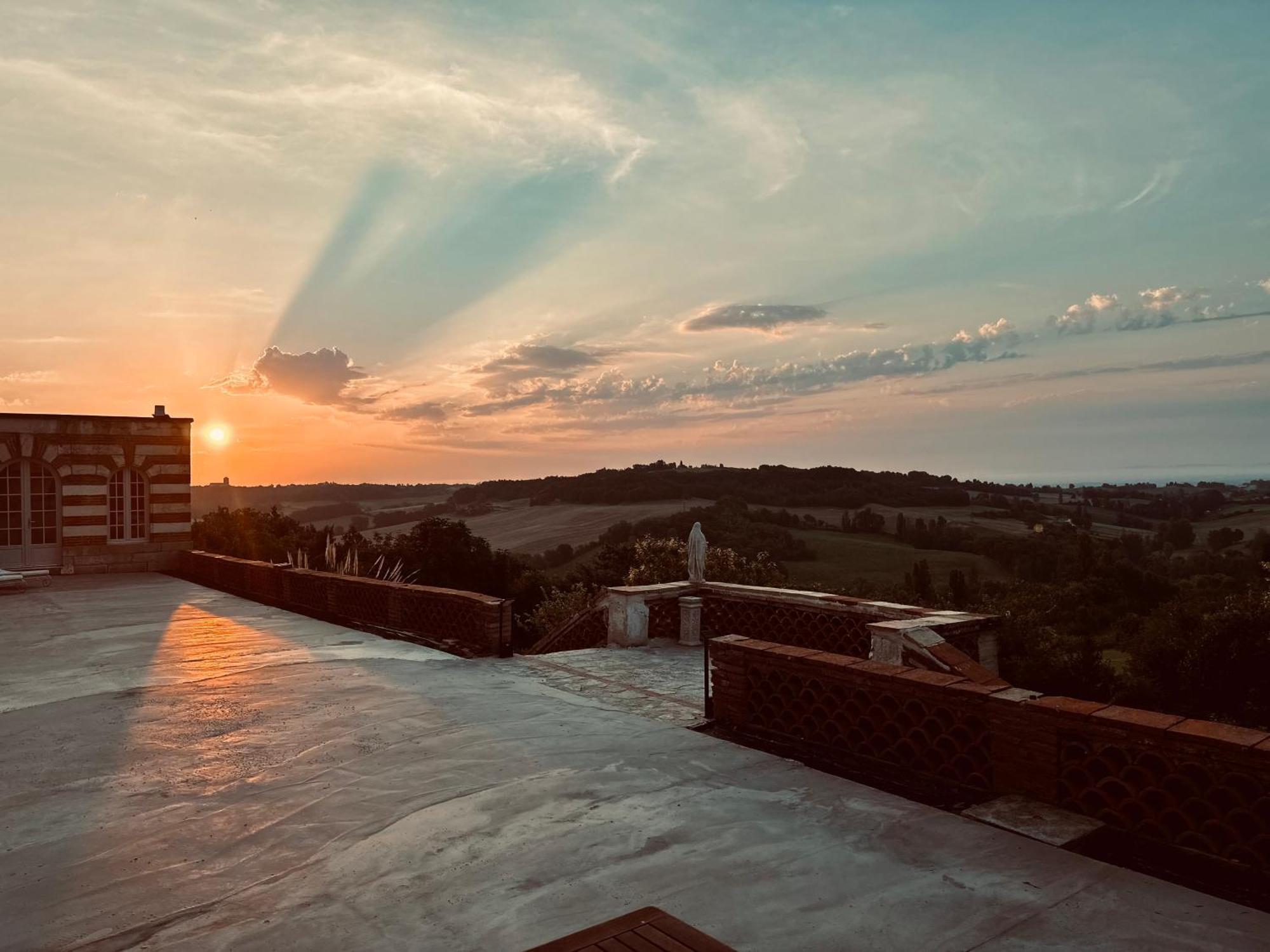 Les Trois Terrasses Bed & Breakfast Montpezat-de-Quercy Exterior photo