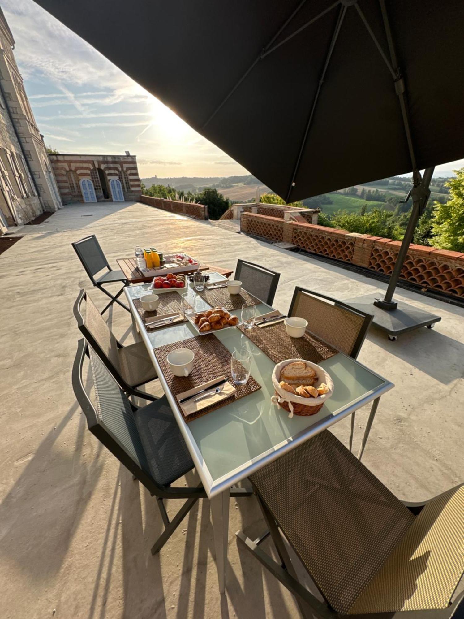 Les Trois Terrasses Bed & Breakfast Montpezat-de-Quercy Exterior photo